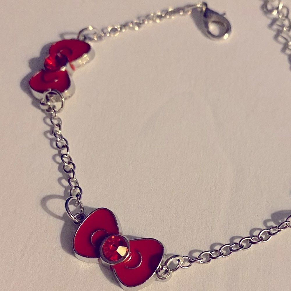 Bracelet, Rhinestones, Heart, bows, Silvertone, playful, Minnie Mouse​, NWOT - Picture 2 of 13